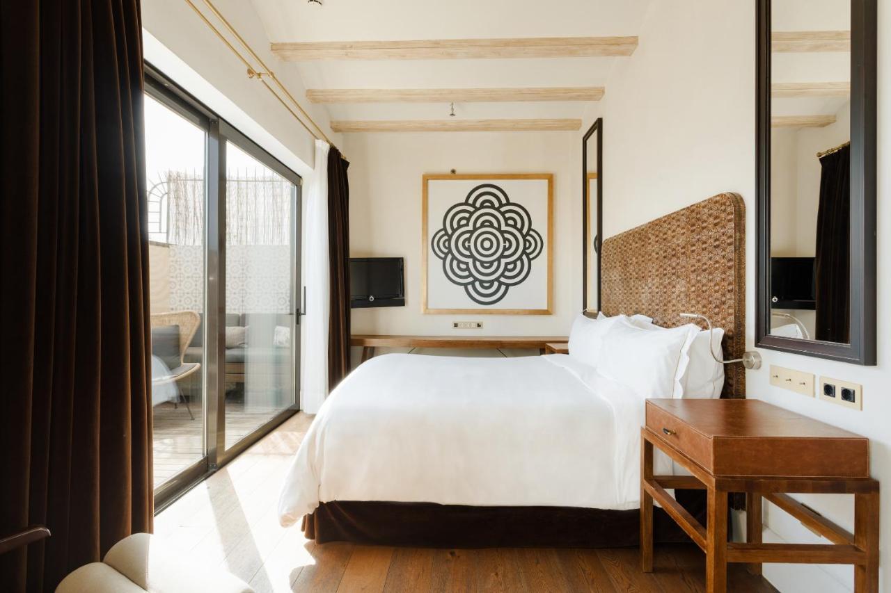 Do Placa Reial Powered By Sonder Barcelona Ngoại thất bức ảnh A bedroom at the hotel