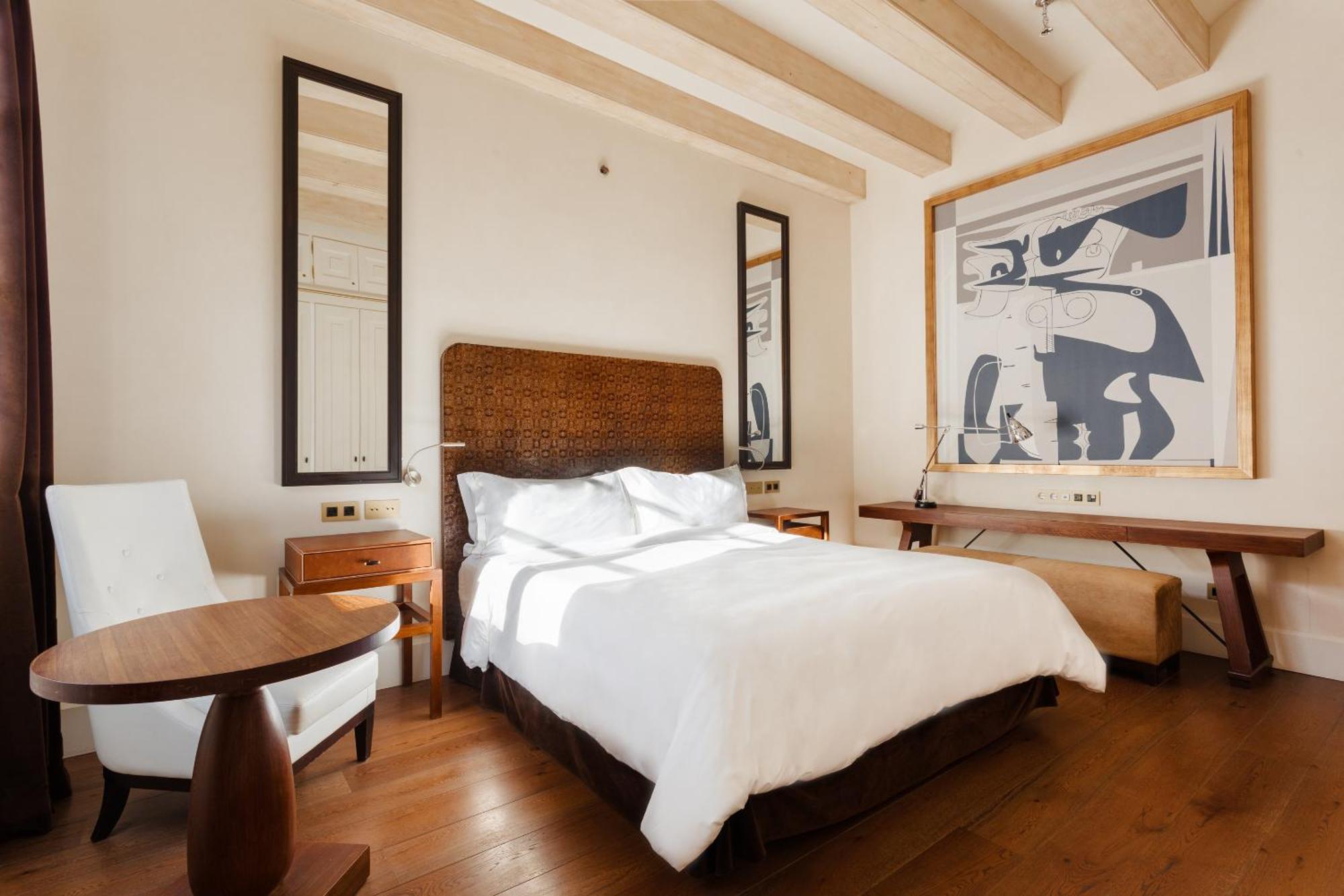 Do Placa Reial Powered By Sonder Barcelona Phòng bức ảnh A bedroom at the hotel