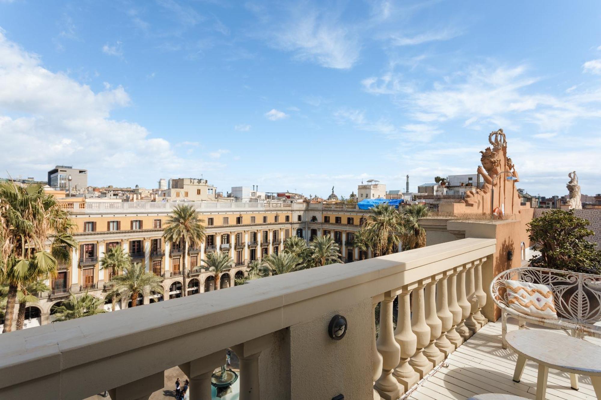 Do Placa Reial Powered By Sonder Barcelona Ngoại thất bức ảnh View from the hotel