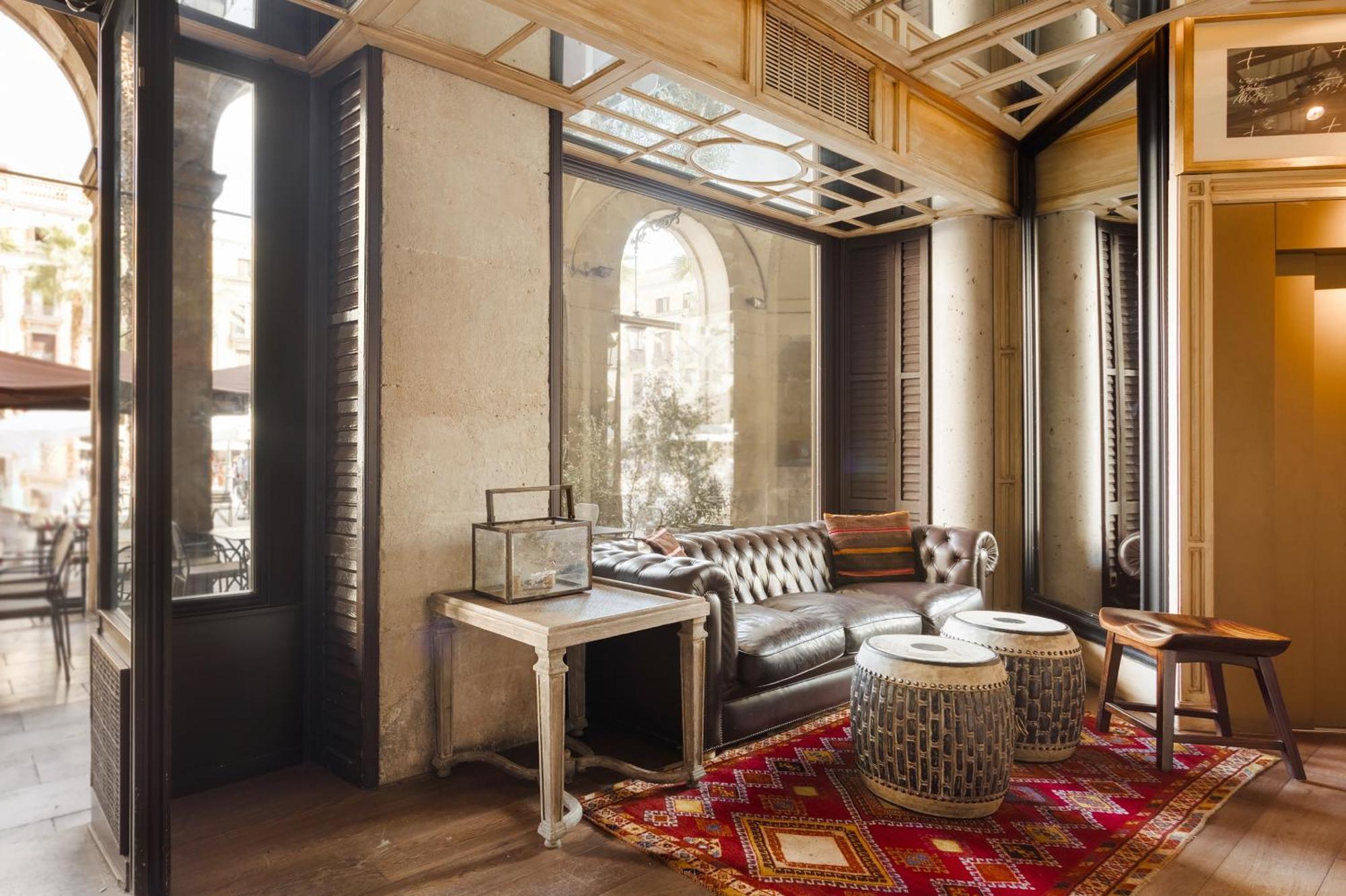 Do Placa Reial Powered By Sonder Barcelona Ngoại thất bức ảnh The Library at The Westin Palace Madrid